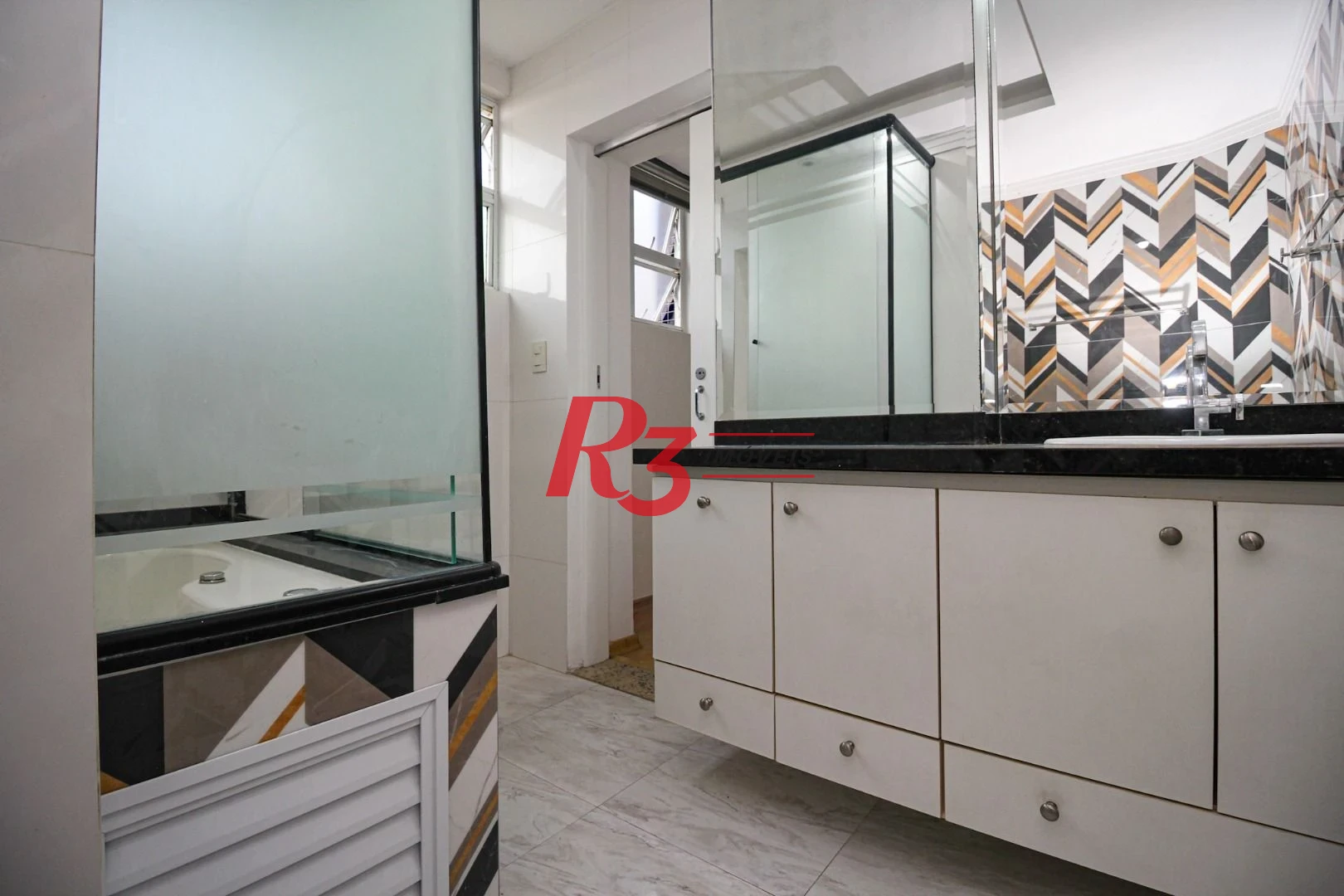 Apartamento com 3 dormitórios à venda, 179 m² por R$ 1.300.000,00 - José Menino - Santos/SP