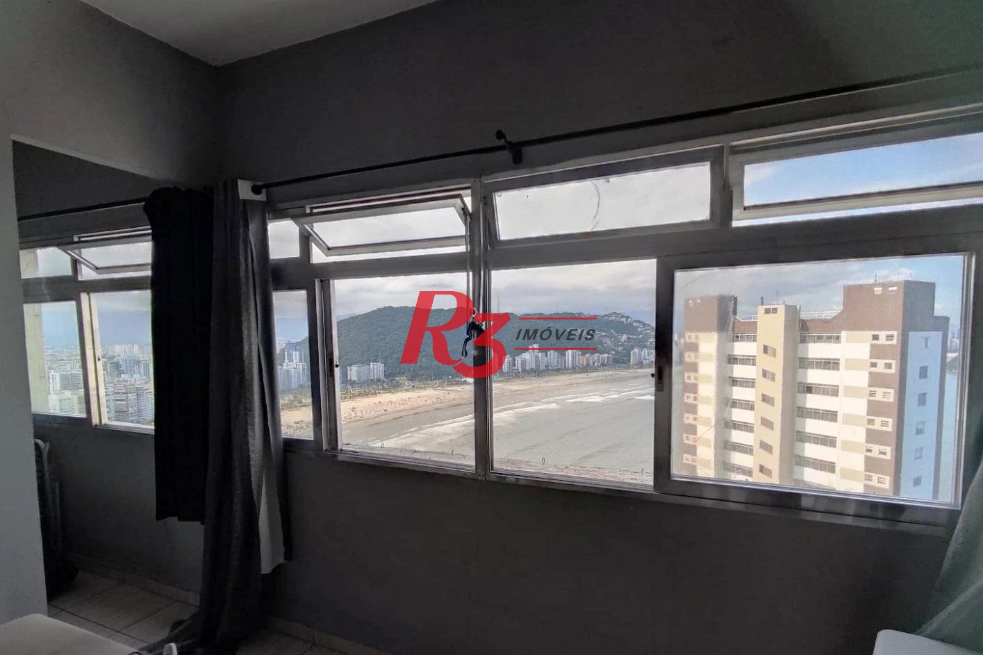 Apartamento com 1 dormitório à venda, 35 m² por R$ 299.999,00 - Ilha Porchat - São Vicente/SP