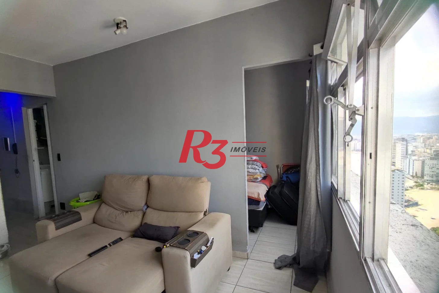 Apartamento com 1 dormitório à venda, 35 m² por R$ 299.999,00 - Ilha Porchat - São Vicente/SP