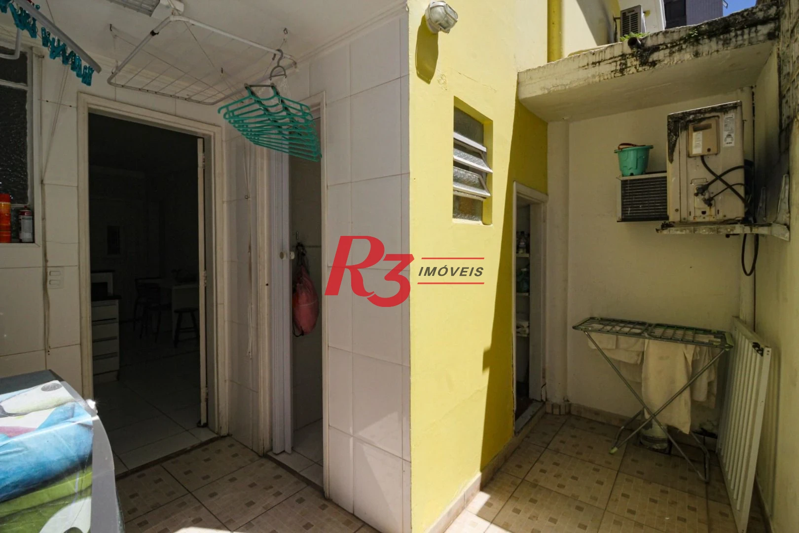 Raridade! Sobrado de esquina para locação comercial na Ponta da Praia, com 156 m², 5 vagas, potencial enorme!! Oportunidade de verdade!!!