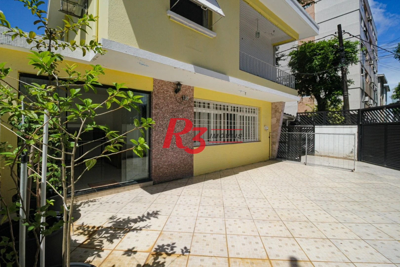 Raridade! Sobrado de esquina para locação comercial na Ponta da Praia, com 156 m², 5 vagas, potencial enorme!! Oportunidade de verdade!!!