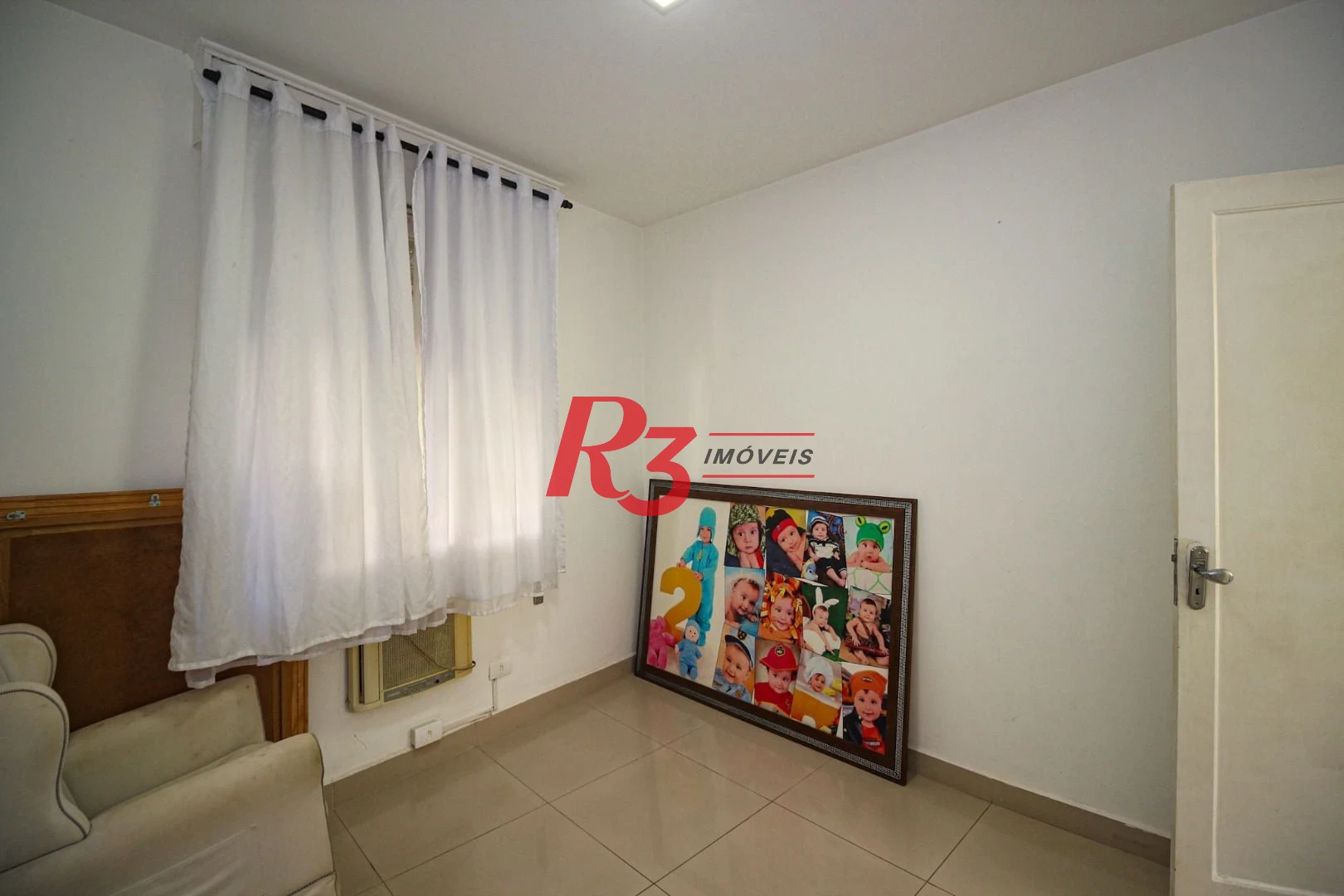 Raridade! Sobrado de esquina para locação comercial na Ponta da Praia, com 156 m², 5 vagas, potencial enorme!! Oportunidade de verdade!!!