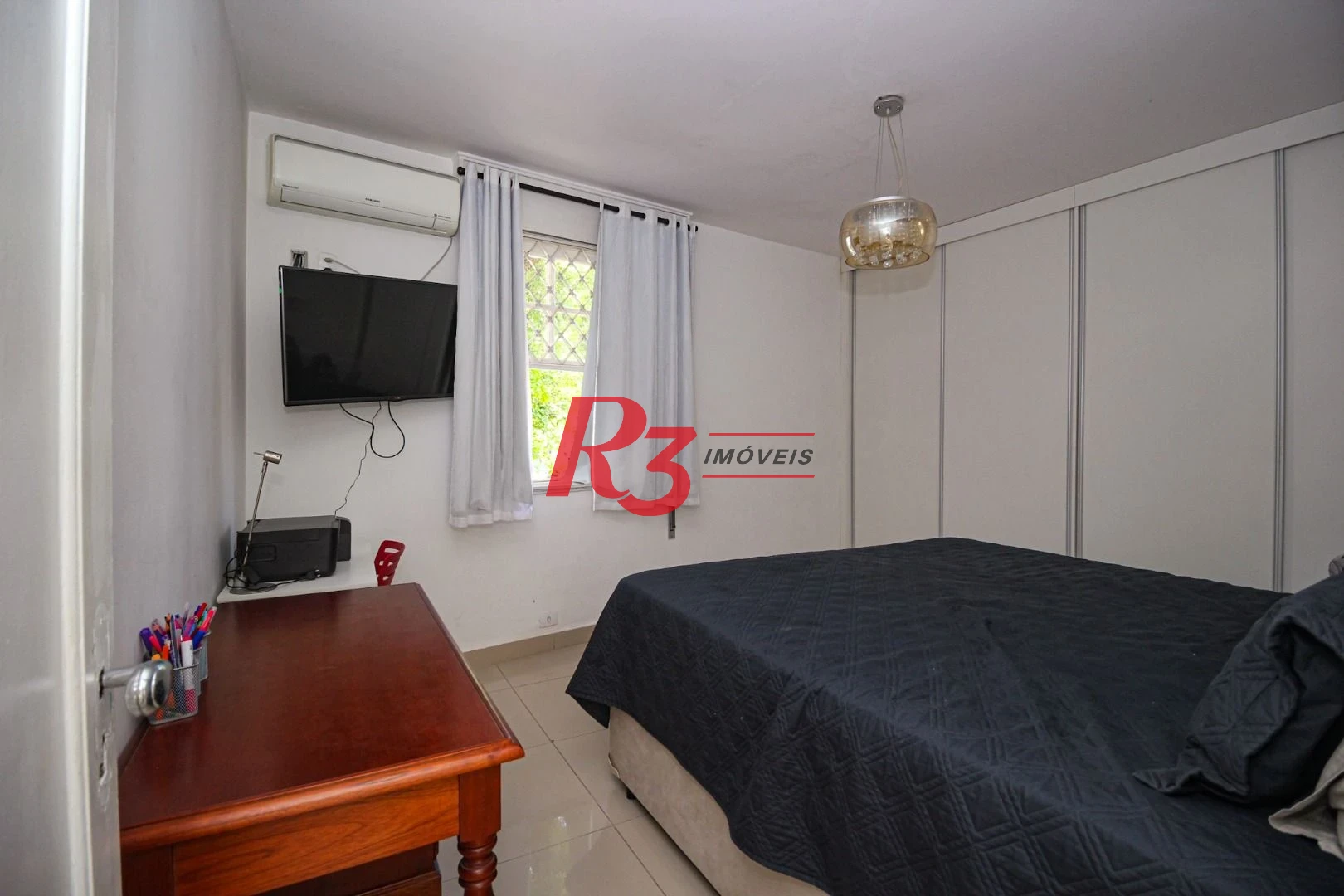 Raridade! Sobrado de esquina para locação comercial na Ponta da Praia, com 156 m², 5 vagas, potencial enorme!! Oportunidade de verdade!!!
