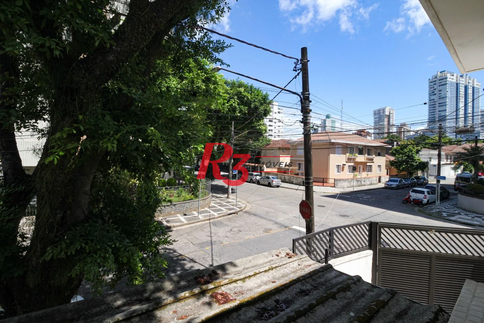 Raridade! Sobrado de esquina para locação comercial na Ponta da Praia, com 156 m², 5 vagas, potencial enorme!! Oportunidade de verdade!!!