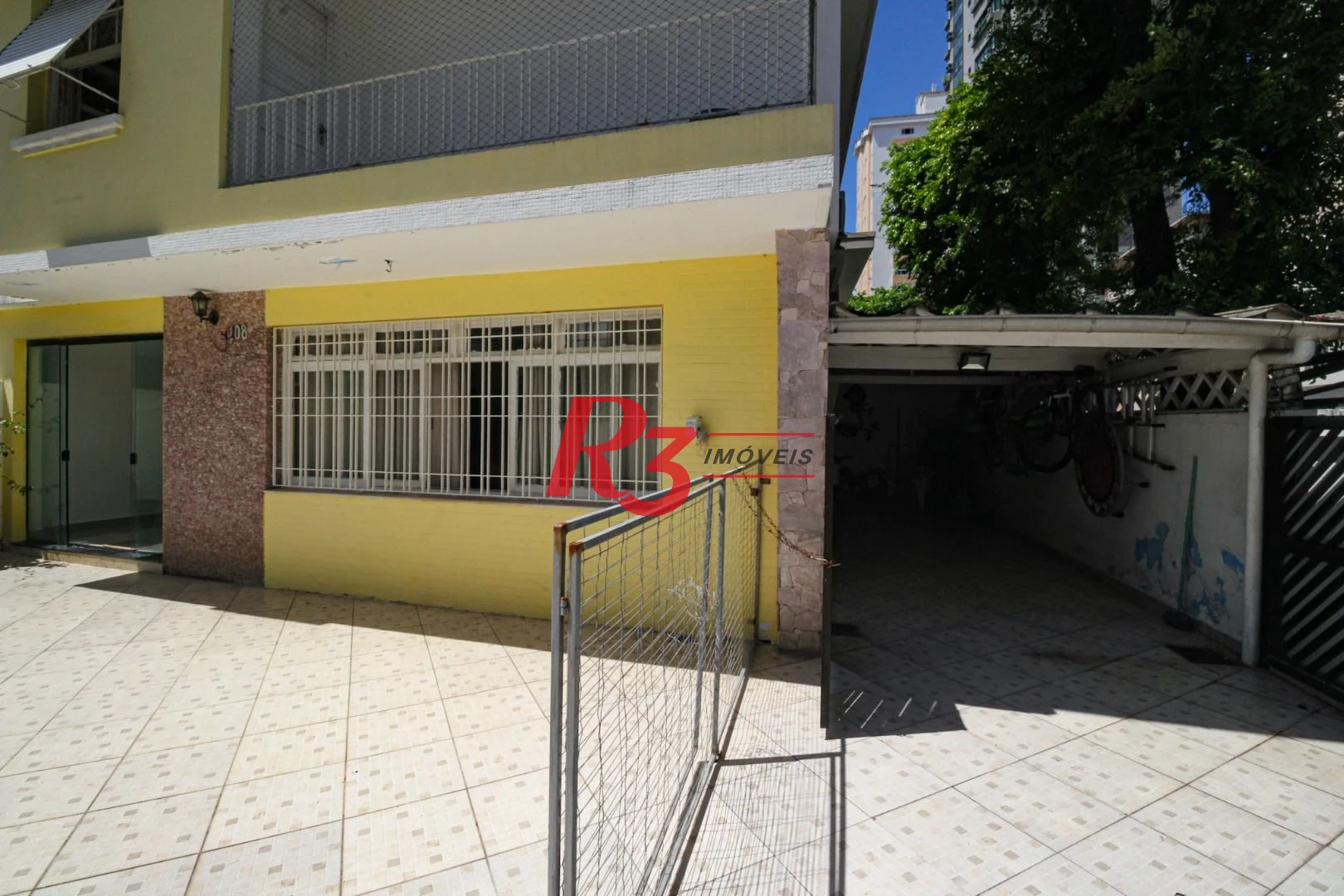 Raridade! Sobrado de esquina para locação comercial na Ponta da Praia, com 156 m², 5 vagas, potencial enorme!! Oportunidade de verdade!!!