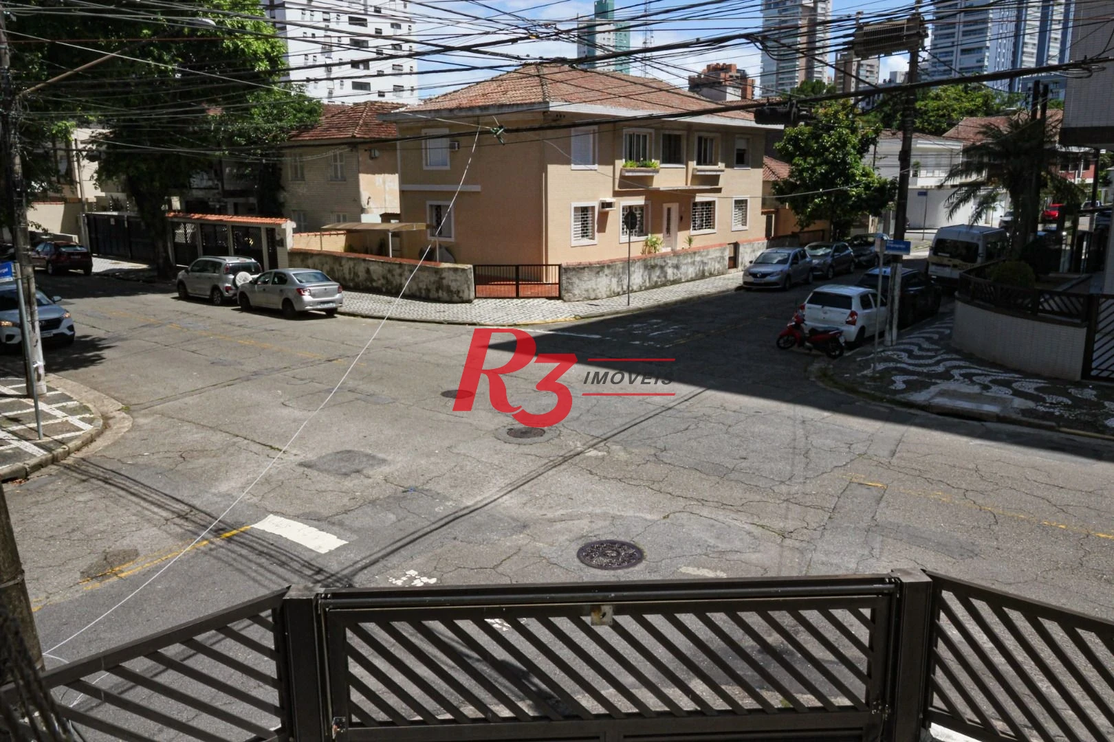 Raridade! Sobrado de esquina para locação comercial na Ponta da Praia, com 156 m², 5 vagas, potencial enorme!! Oportunidade de verdade!!!