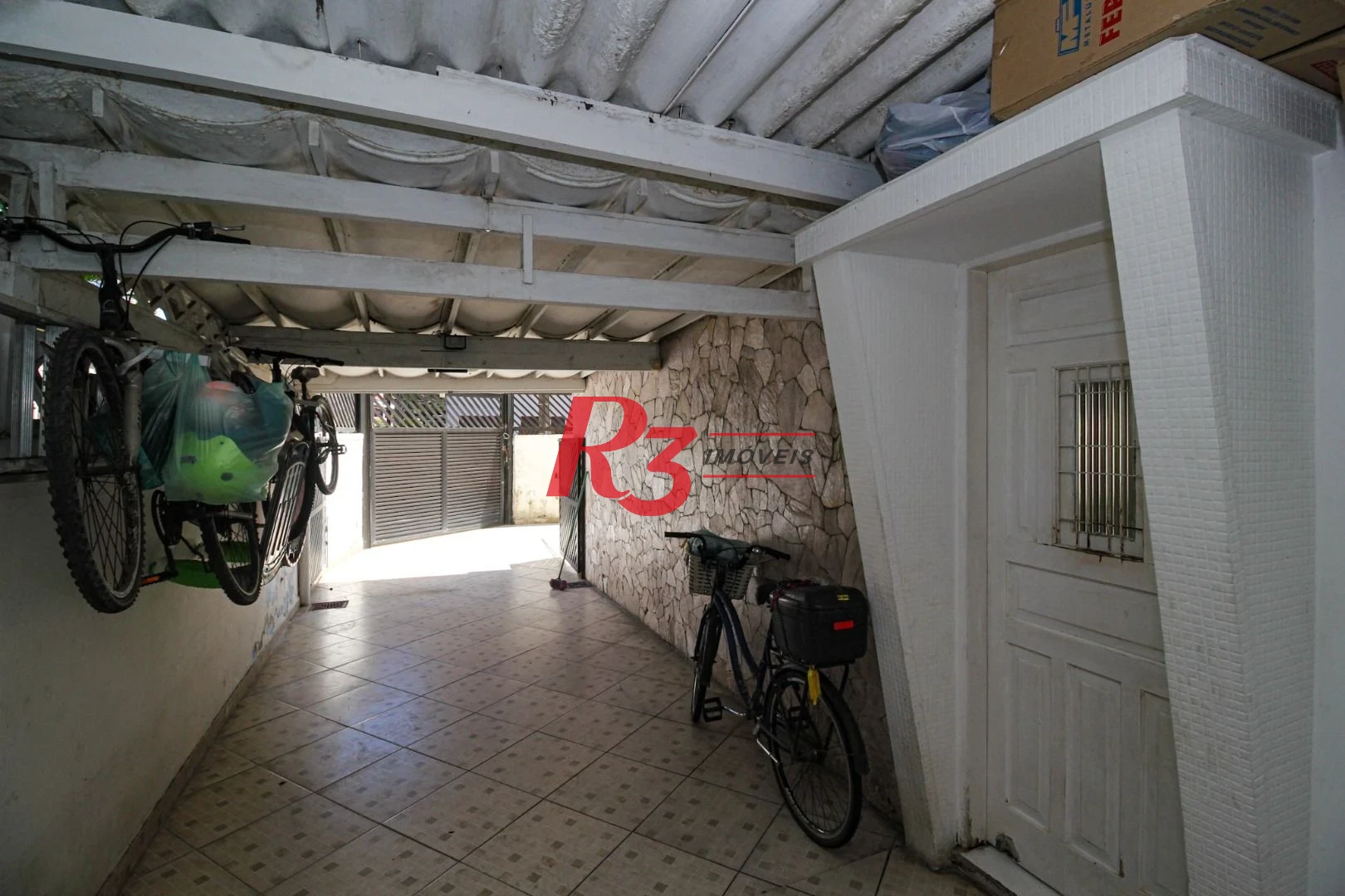 Raridade! Sobrado de esquina para locação comercial na Ponta da Praia, com 156 m², 5 vagas, potencial enorme!! Oportunidade de verdade!!!