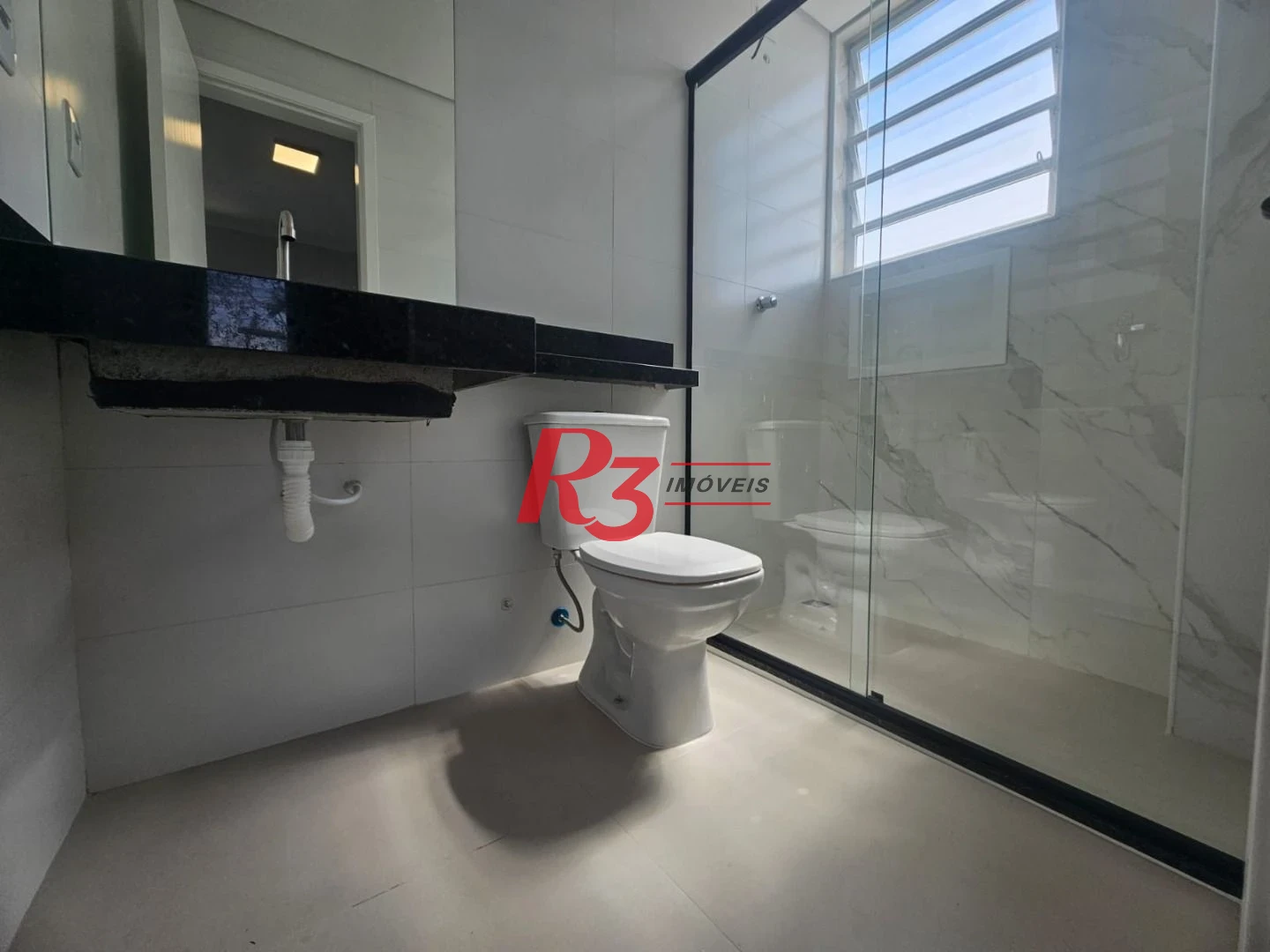 Apartamento á venda todo Reformado 2 dormitórios 1 suíte 1vg  Ponta da Praia