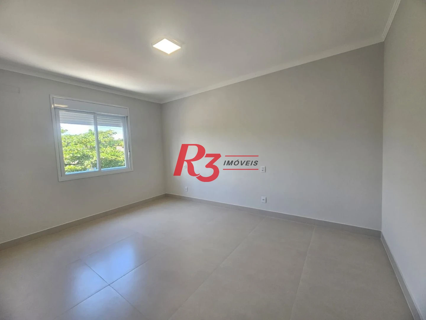 Apartamento á venda todo Reformado 2 dormitórios 1 suíte 1vg  Ponta da Praia