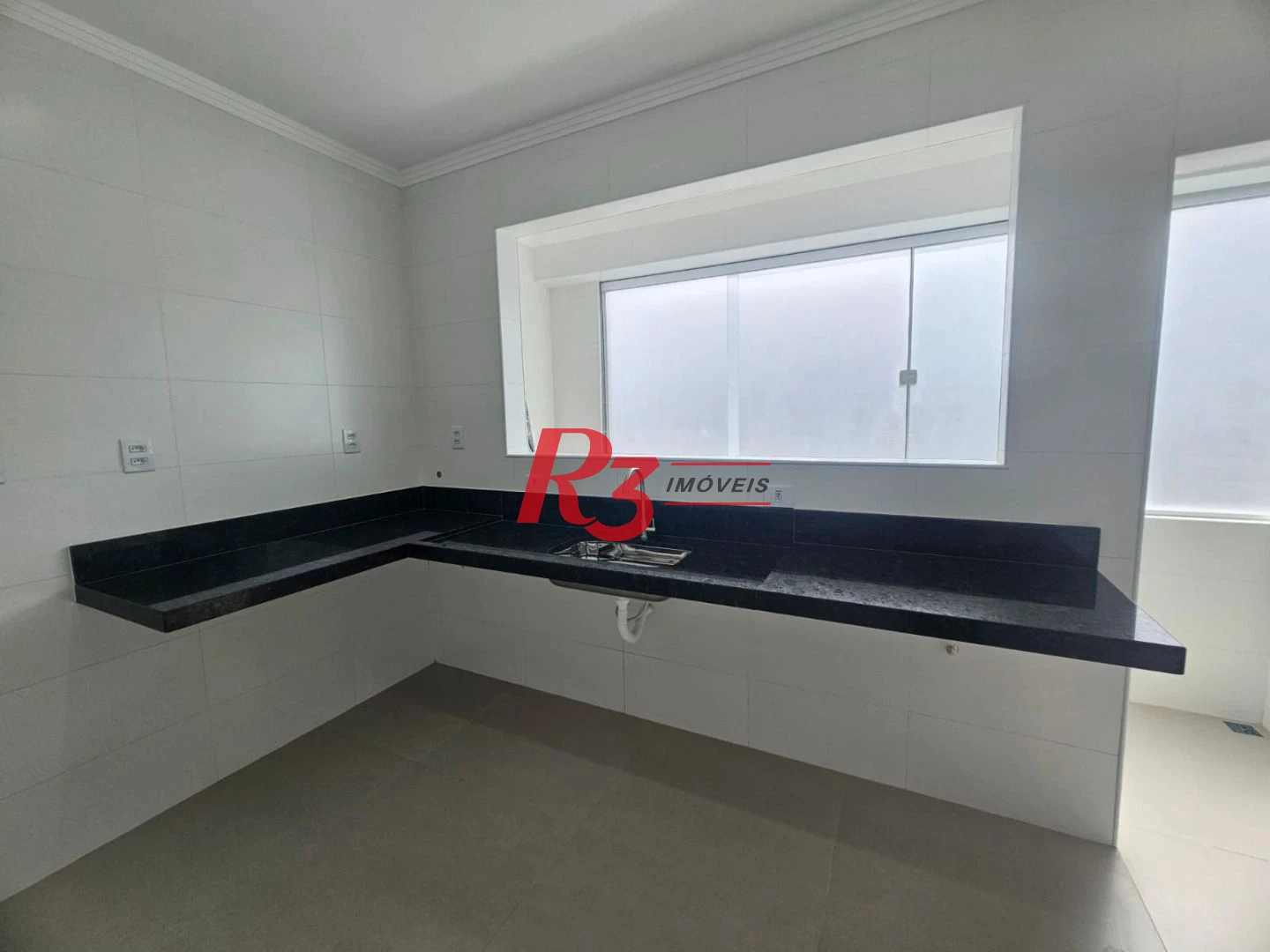 Apartamento á venda todo Reformado 2 dormitórios 1 suíte 1vg  Ponta da Praia