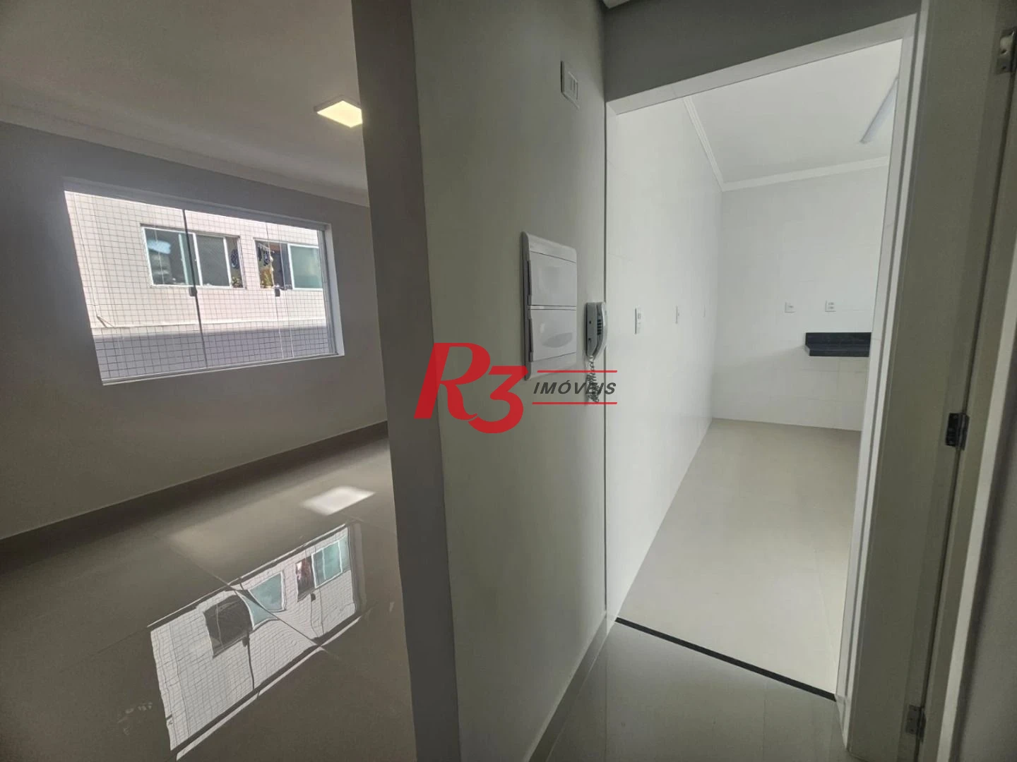 Apartamento á venda todo Reformado 2 dormitórios 1 suíte 1vg  Ponta da Praia