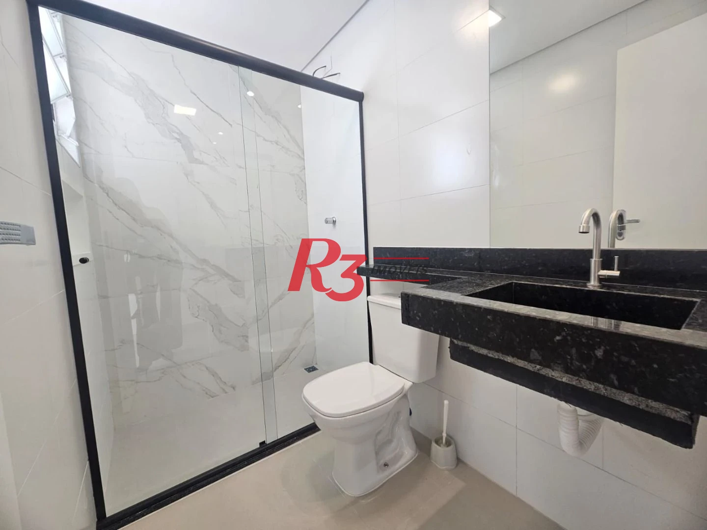 Apartamento á venda todo Reformado 2 dormitórios 1 suíte 1vg  Ponta da Praia