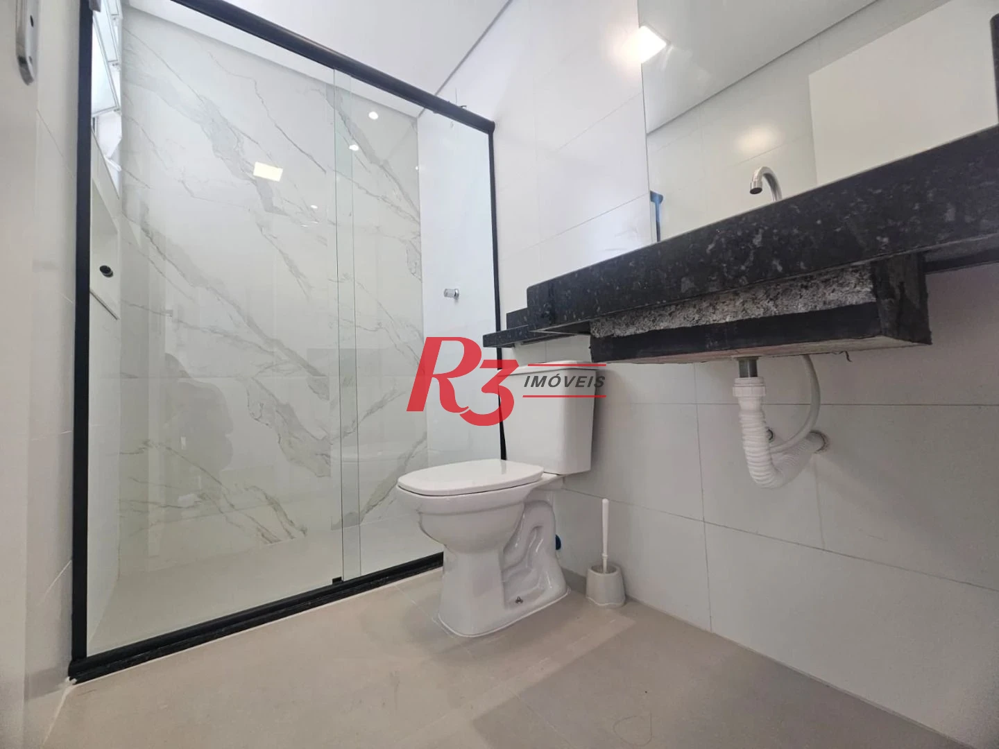 Apartamento á venda todo Reformado 2 dormitórios 1 suíte 1vg  Ponta da Praia