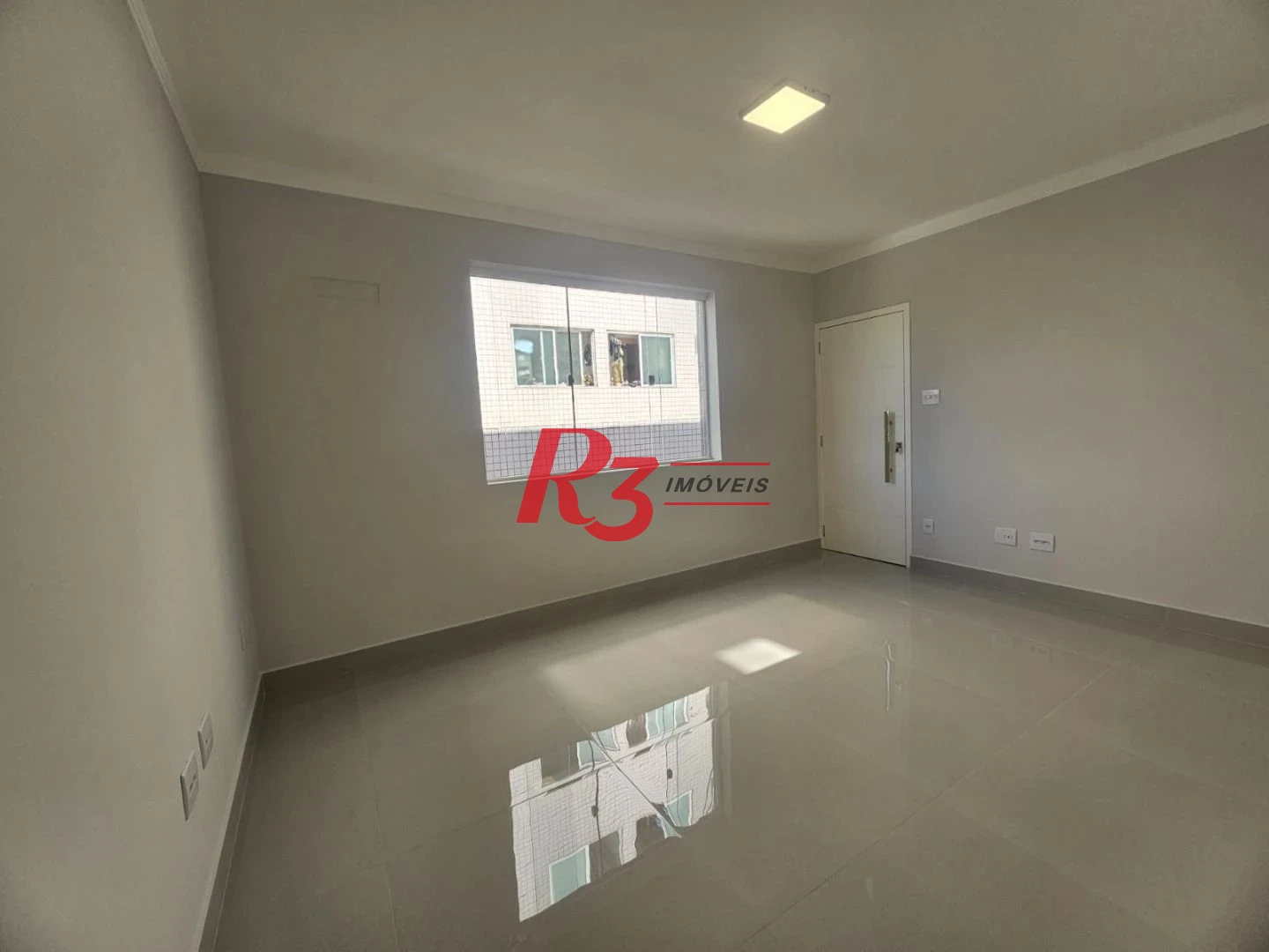 Apartamento á venda todo Reformado 2 dormitórios 1 suíte 1vg  Ponta da Praia