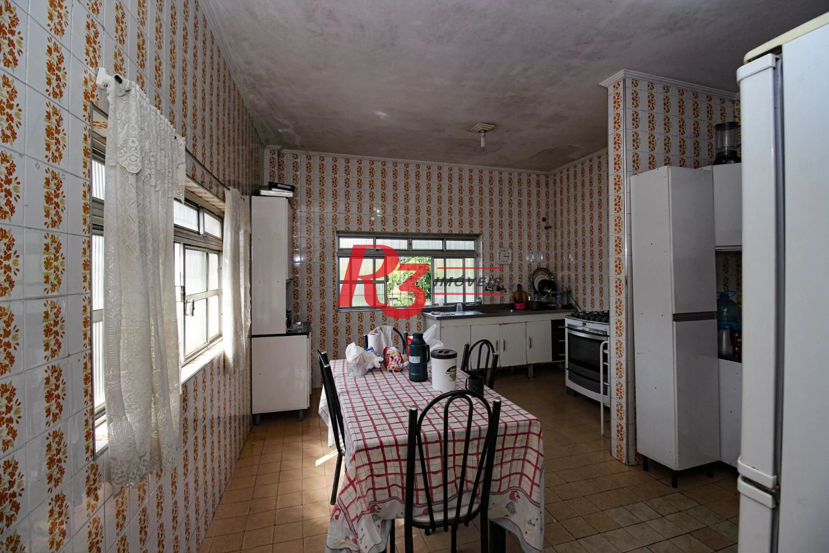 Casa sobreposta alta, à venda, 150 m², Santos SP