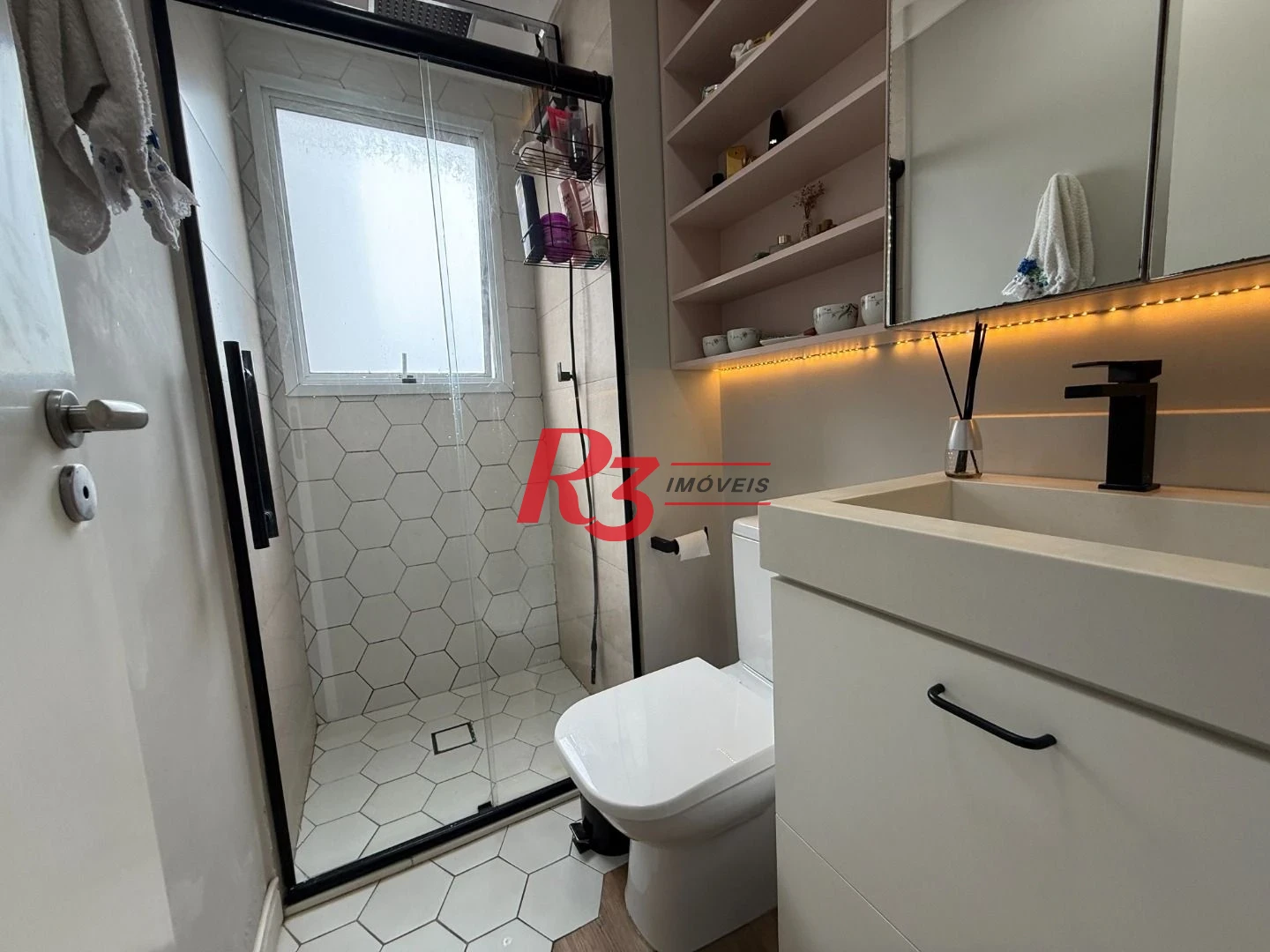 Apartamento com 2 dormitórios à venda, 45 m² por R$ 300.000,00 - Castelo - Santos/SP