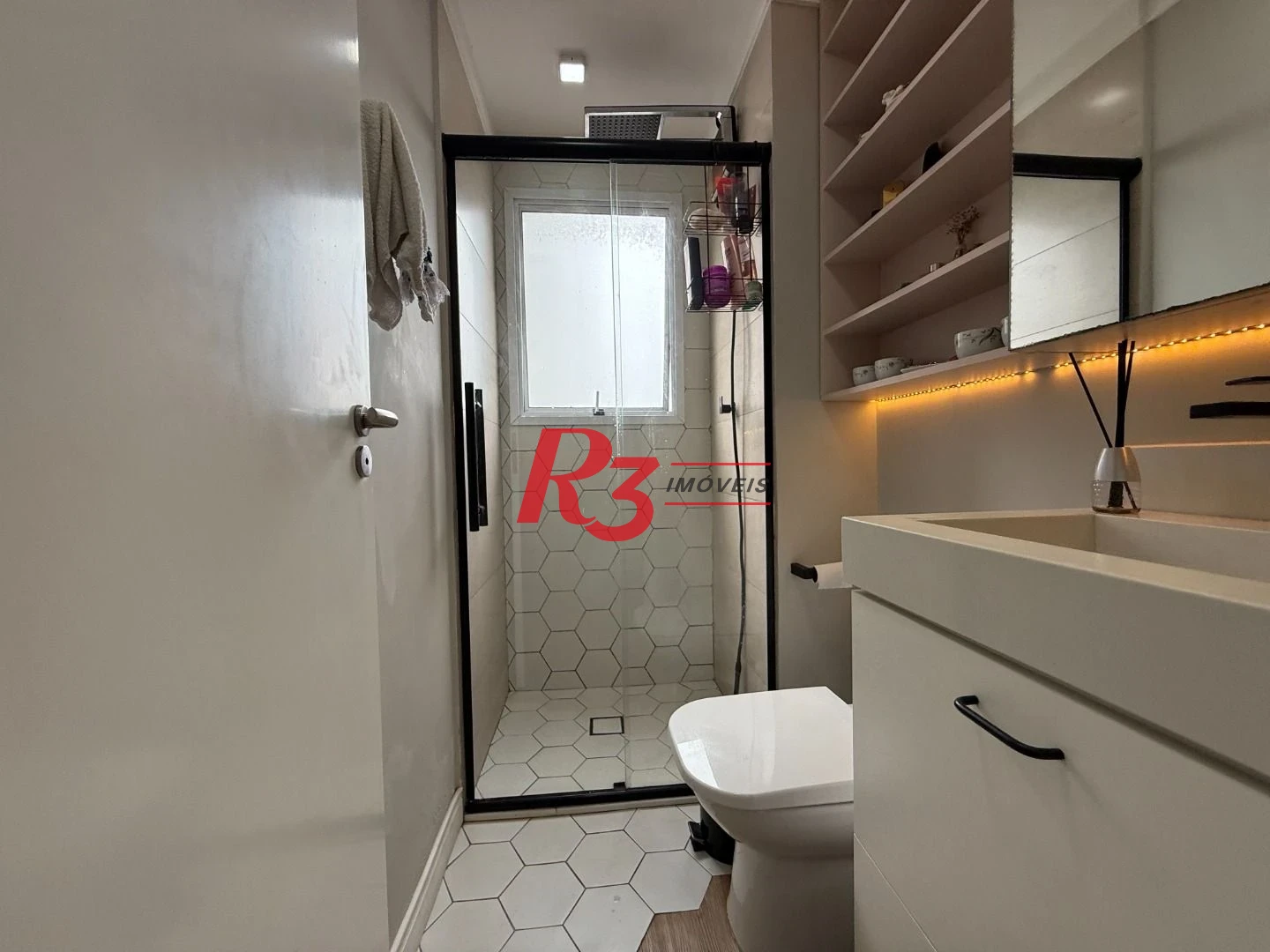 Apartamento com 2 dormitórios à venda, 45 m² por R$ 300.000,00 - Castelo - Santos/SP