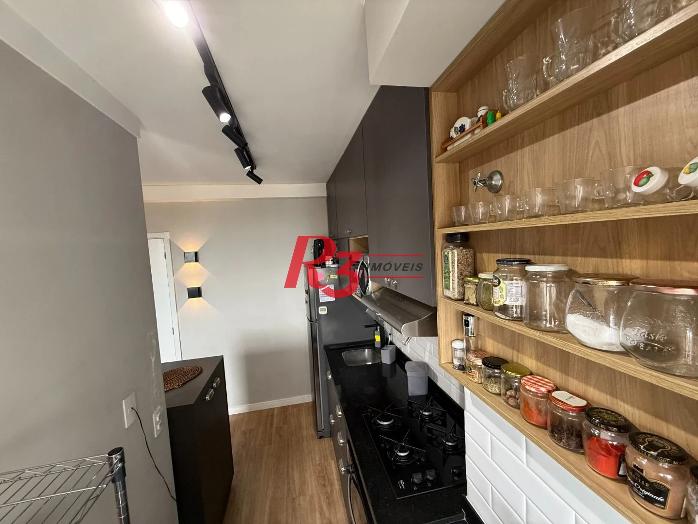 Apartamento com 2 dormitórios à venda, 45 m² por R$ 300.000,00 - Castelo - Santos/SP