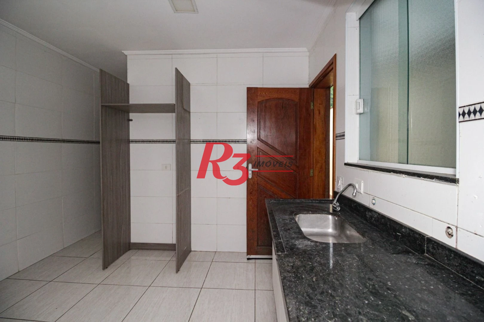 Casa com 3 dormitórios à venda, 75 m² por R$ 500.000,00 - Marapé - Santos/SP