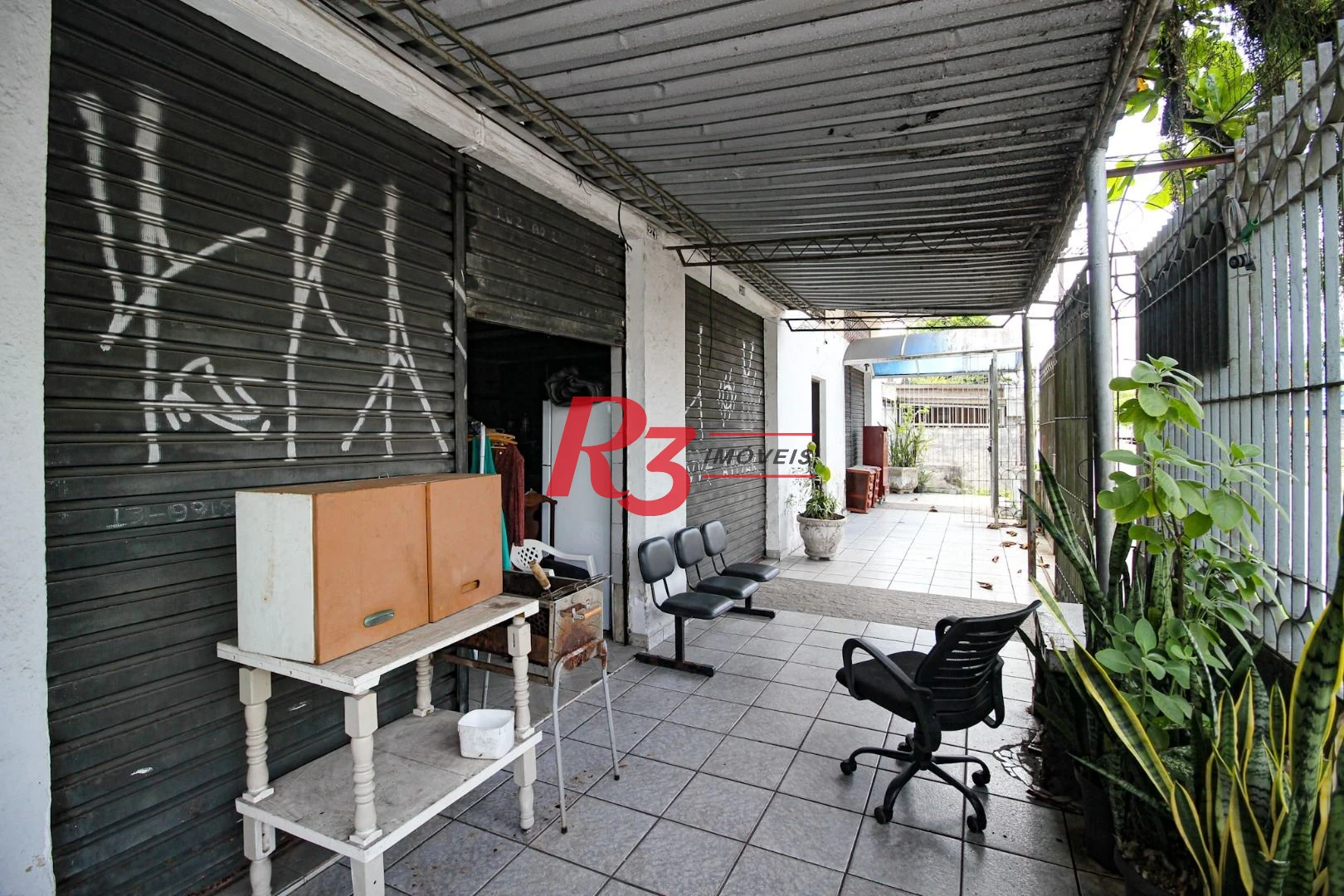 Loja de esquina á venda, região