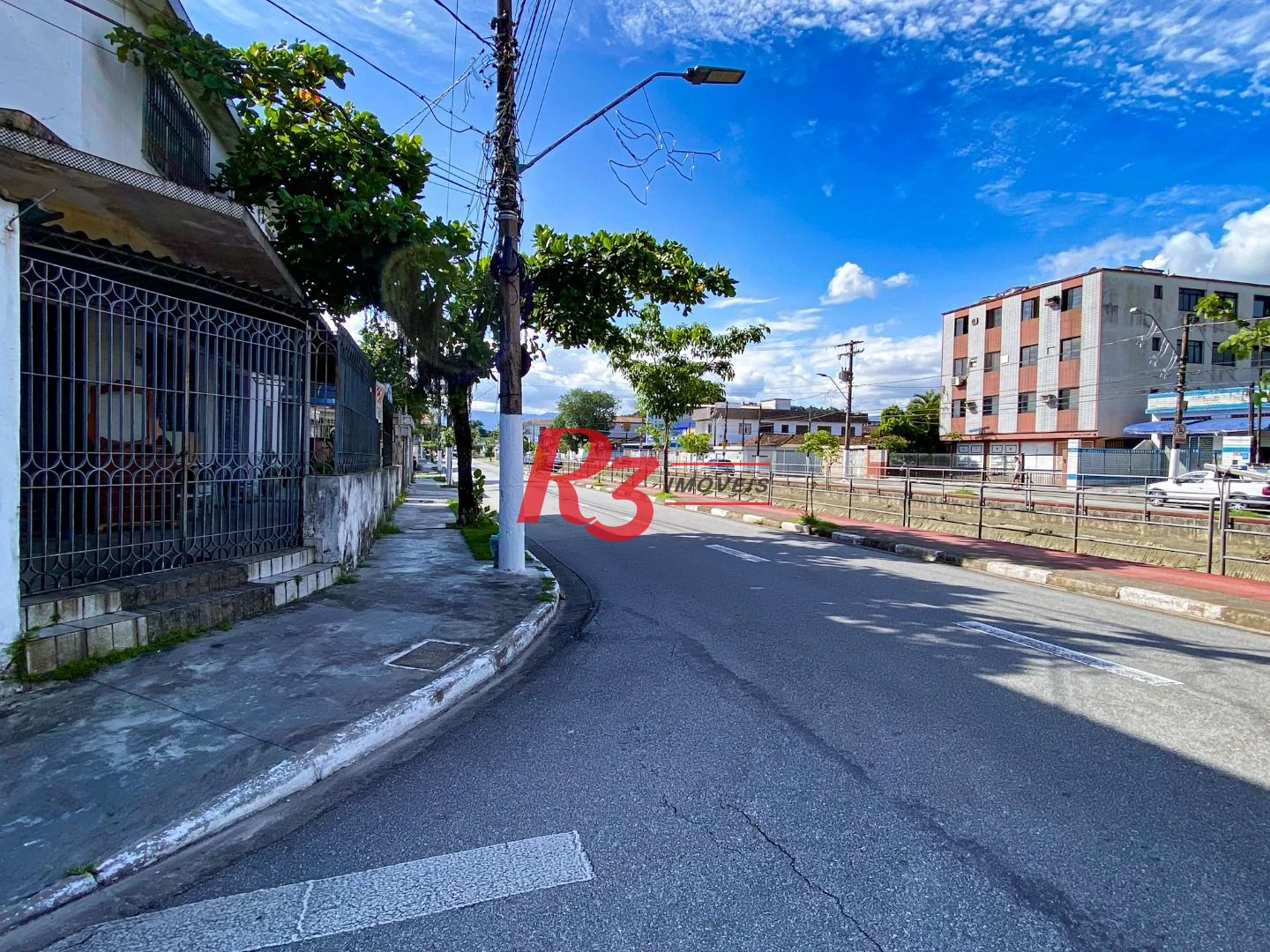 Loja de esquina á venda, região