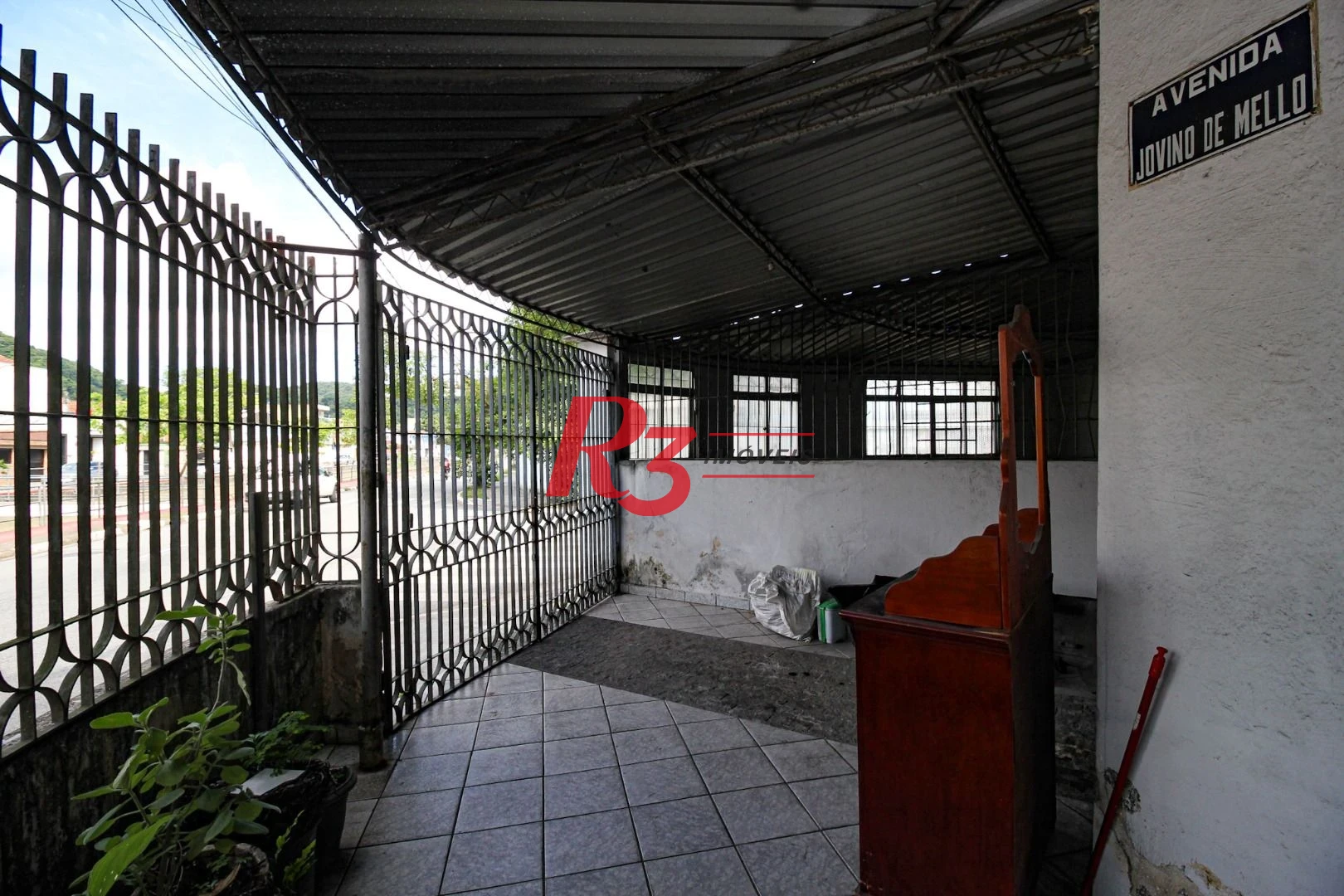 Loja de esquina á venda, região
