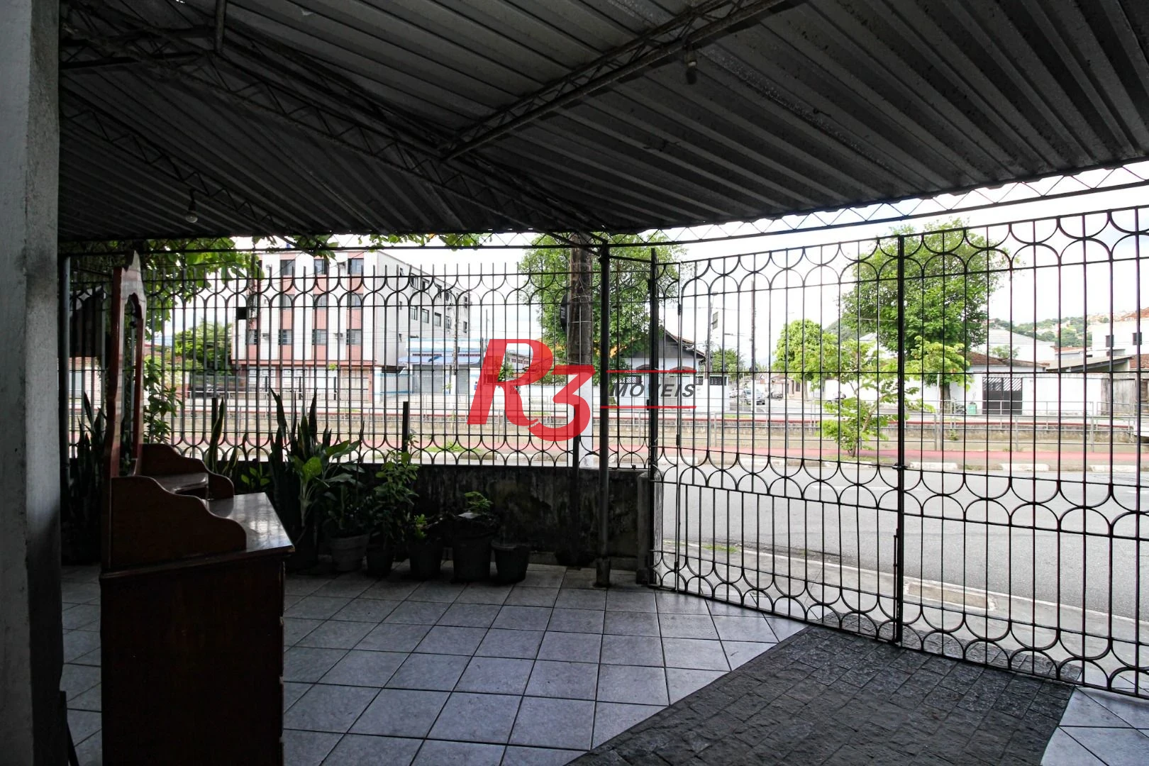 Loja de esquina á venda, região