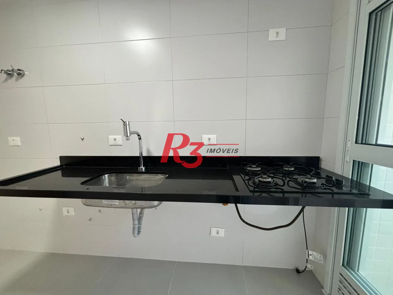 Apartamento com 3 dormitórios à venda, 81 m² por R$ 980.000,00 - Boqueirão - Santos/SP