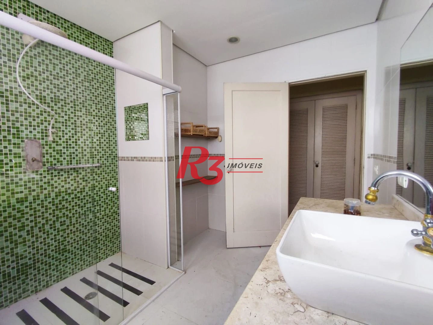 Apartamento com 3 dormitórios para alugar, 173 m² por R$ 4.700,00/mês - Gonzaga - Santos/SP
