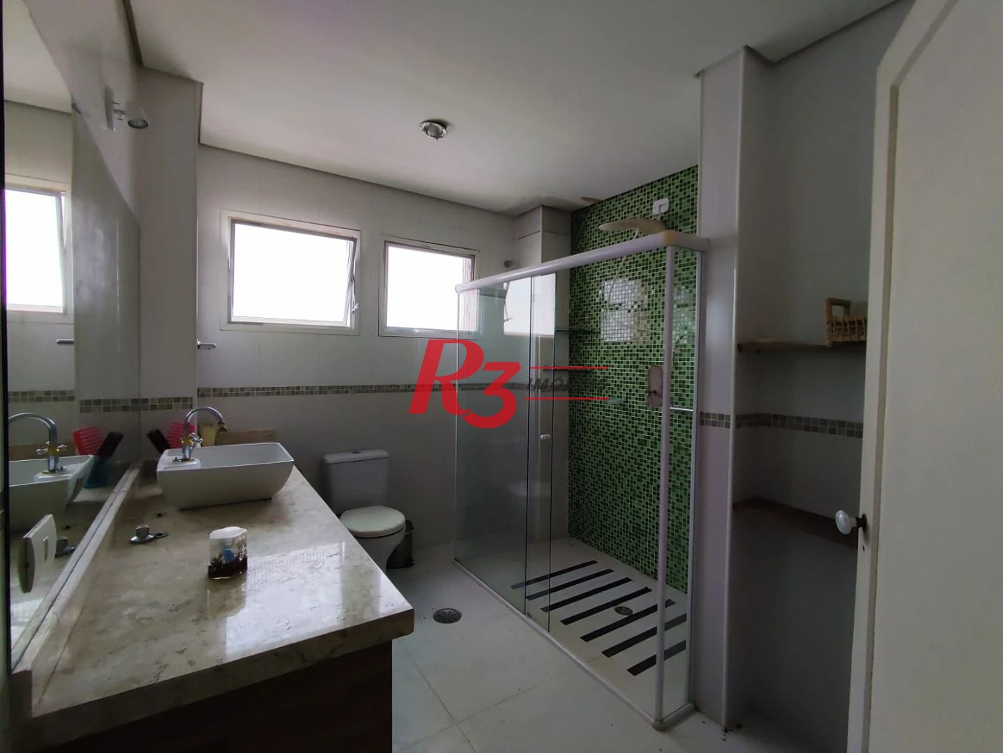 Apartamento com 3 dormitórios para alugar, 173 m² por R$ 4.700,00/mês - Gonzaga - Santos/SP