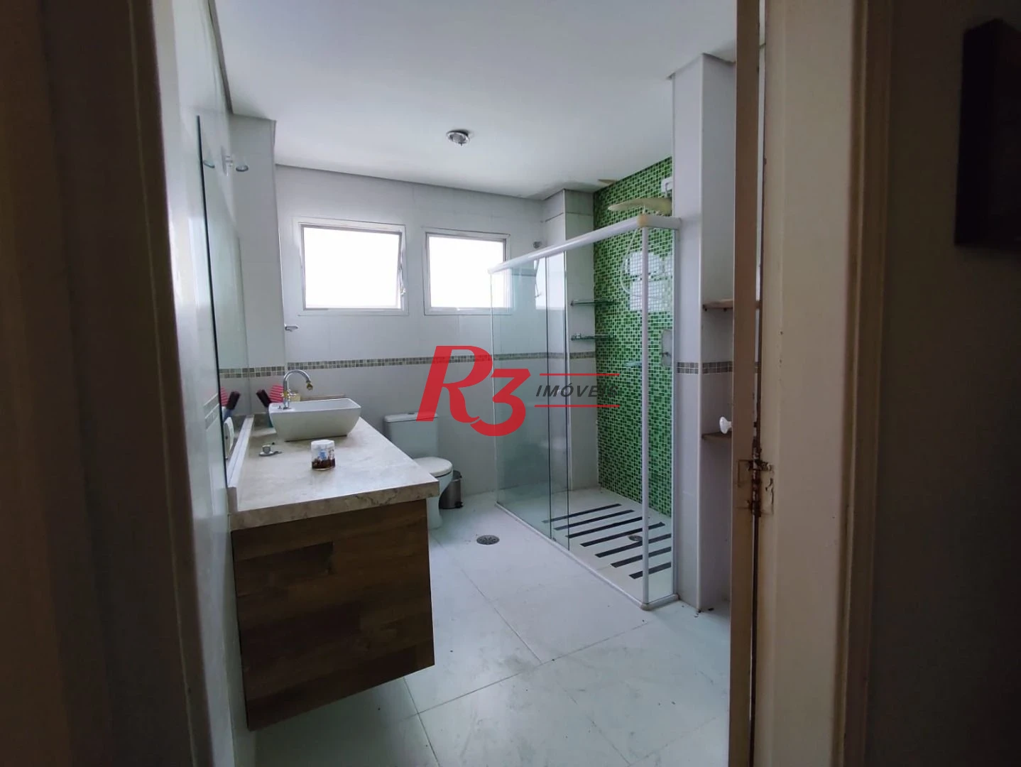Apartamento com 3 dormitórios para alugar, 173 m² por R$ 4.700,00/mês - Gonzaga - Santos/SP