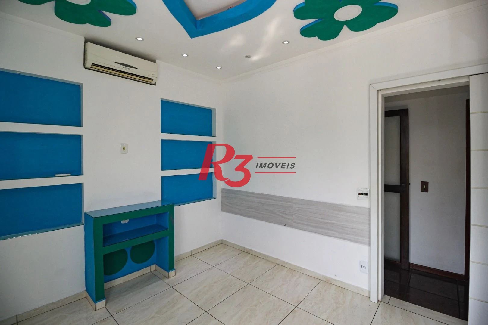 Apartamento com 3 dormitórios à venda, 135 m² por R$ 820.000,00 - Marapé - Santos/SP