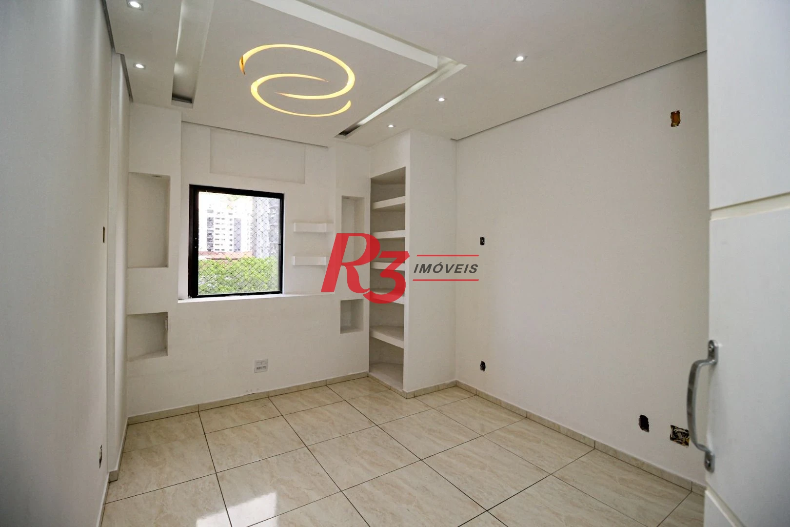 Apartamento com 3 dormitórios à venda, 135 m² por R$ 820.000,00 - Marapé - Santos/SP