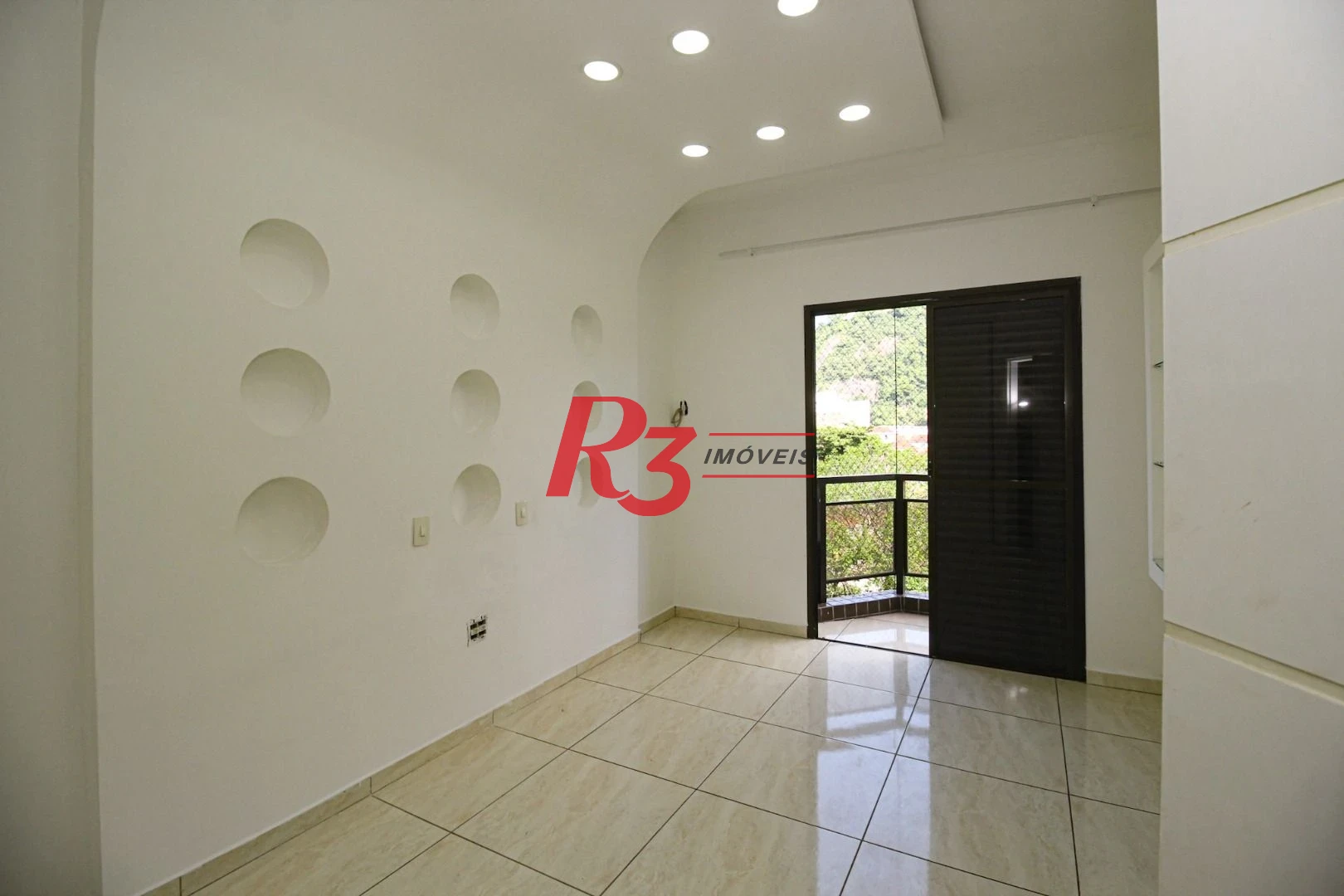 Apartamento com 3 dormitórios à venda, 135 m² por R$ 820.000,00 - Marapé - Santos/SP