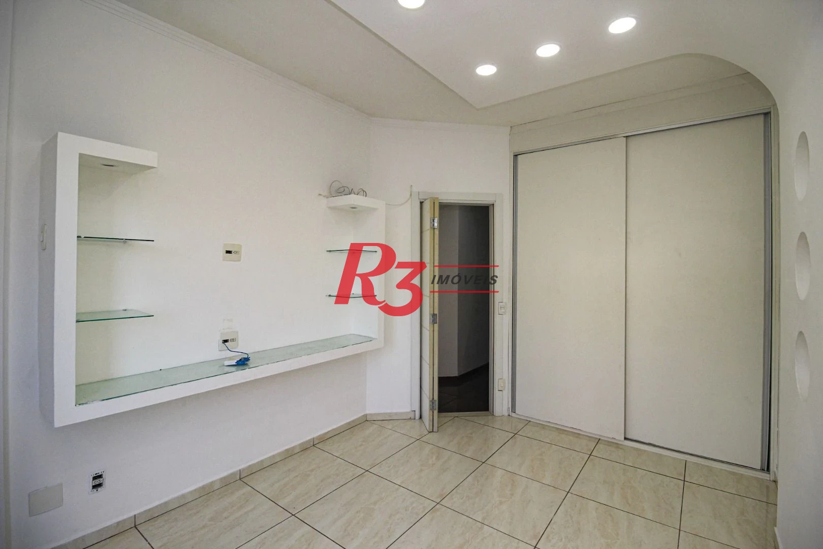 Apartamento com 3 dormitórios à venda, 135 m² por R$ 820.000,00 - Marapé - Santos/SP