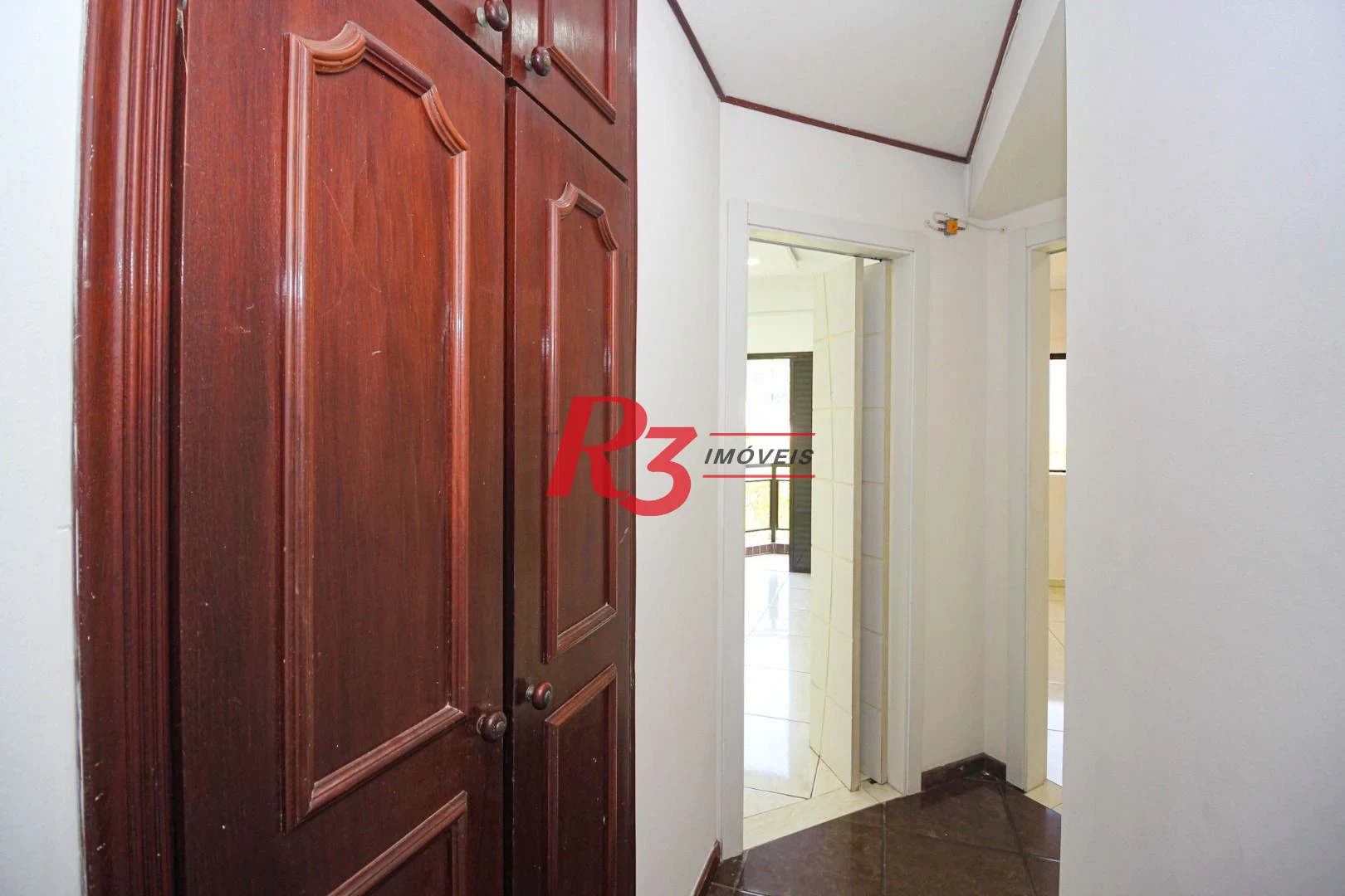 Apartamento com 3 dormitórios à venda, 135 m² por R$ 820.000,00 - Marapé - Santos/SP