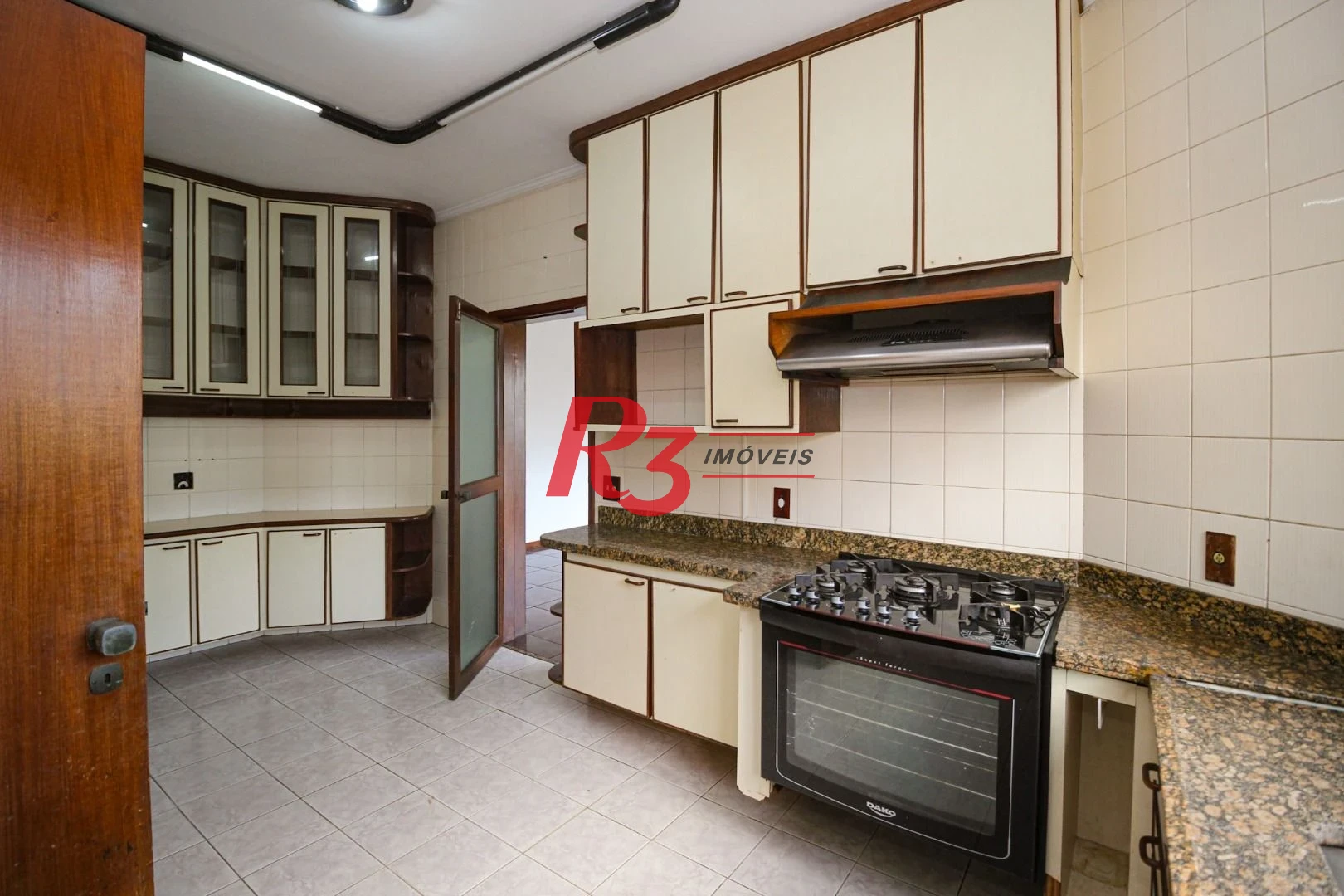 Apartamento com 3 dormitórios à venda, 135 m² por R$ 820.000,00 - Marapé - Santos/SP