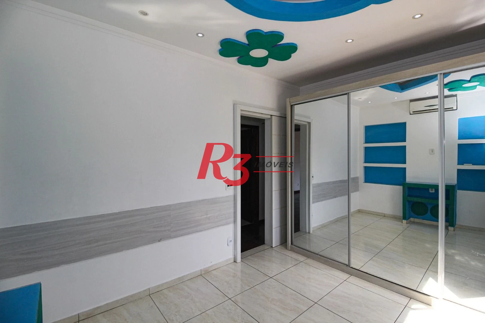 Apartamento com 3 dormitórios à venda, 135 m² por R$ 820.000,00 - Marapé - Santos/SP