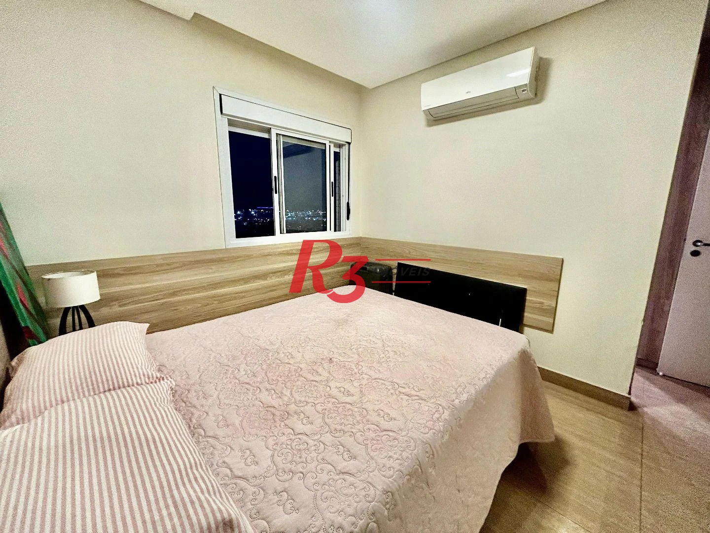 Apartamento com 3 dormitórios à venda, 171 m² por R$ 2.300.000,00 - Embaré - Santos/SP