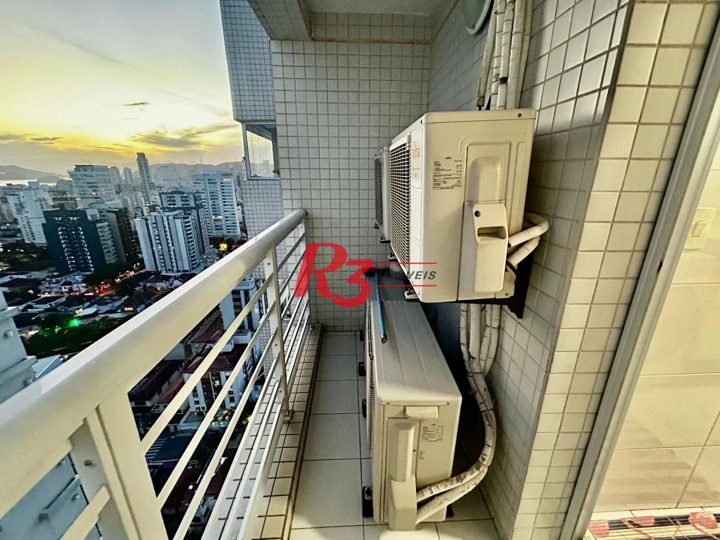 Apartamento com 3 dormitórios à venda, 171 m² por R$ 2.300.000,00 - Embaré - Santos/SP