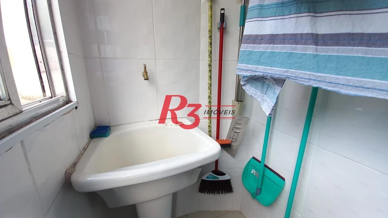 Apartamento com 2 dormitórios à venda, 60 m² por R$ 335.000,00 - Marapé - Santos/SP