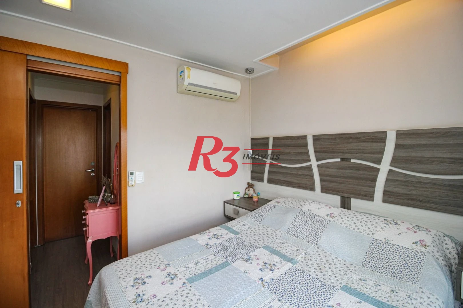 Apartamento com 3 dormitórios à venda, 115 m² por R$ 2.300.000,00 - Pompéia - Santos/SP