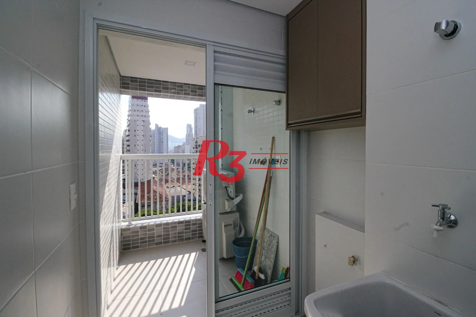 Apartamento com 1 dormitório para alugar, 65 m² por R$ 5.800,02/mês - Vila Rica - Santos/SP