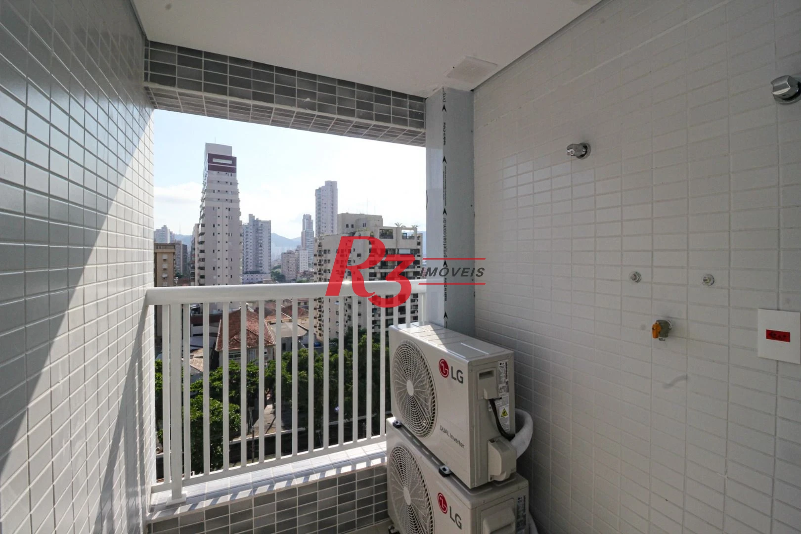 Apartamento com 1 dormitório para alugar, 65 m² por R$ 5.800,02/mês - Vila Rica - Santos/SP