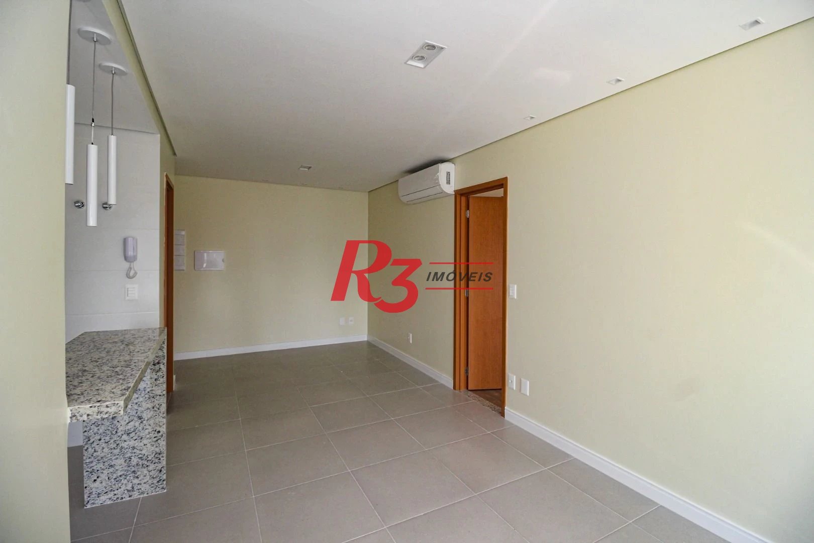 Apartamento com 1 dormitório para alugar, 65 m² por R$ 5.800,02/mês - Vila Rica - Santos/SP