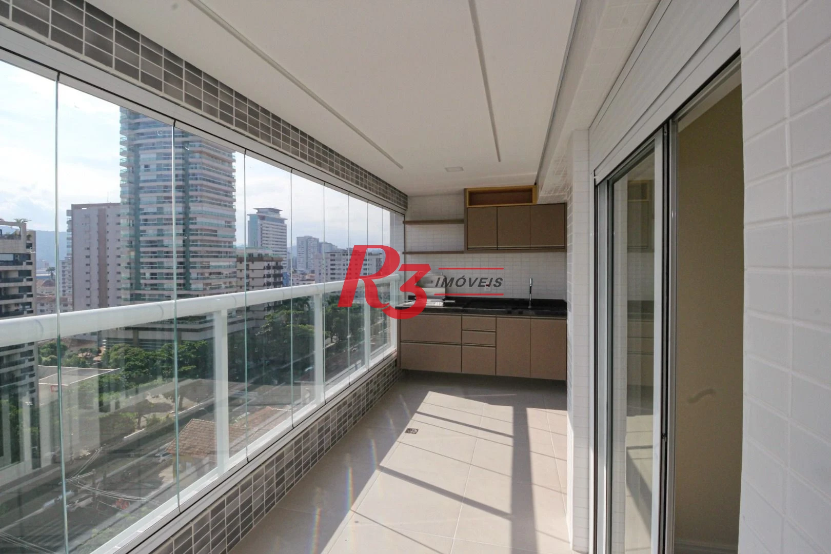 Apartamento com 1 dormitório para alugar, 65 m² por R$ 5.800,02/mês - Vila Rica - Santos/SP