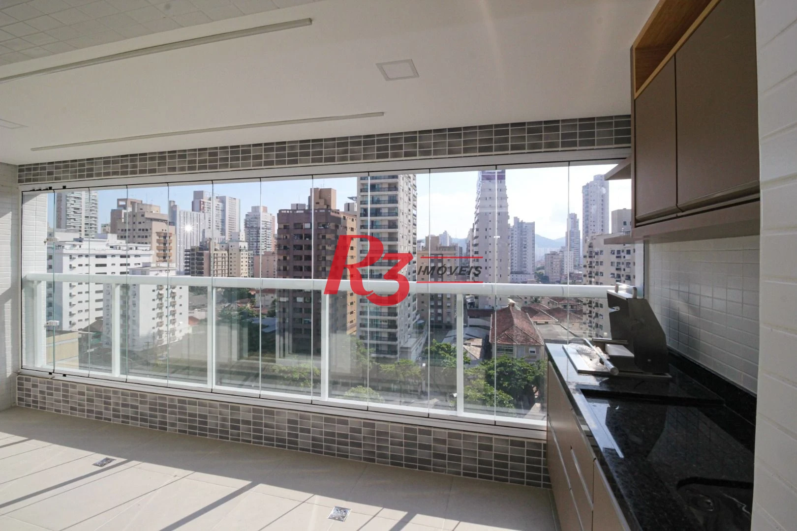 Apartamento com 1 dormitório para alugar, 65 m² por R$ 5.800,02/mês - Vila Rica - Santos/SP