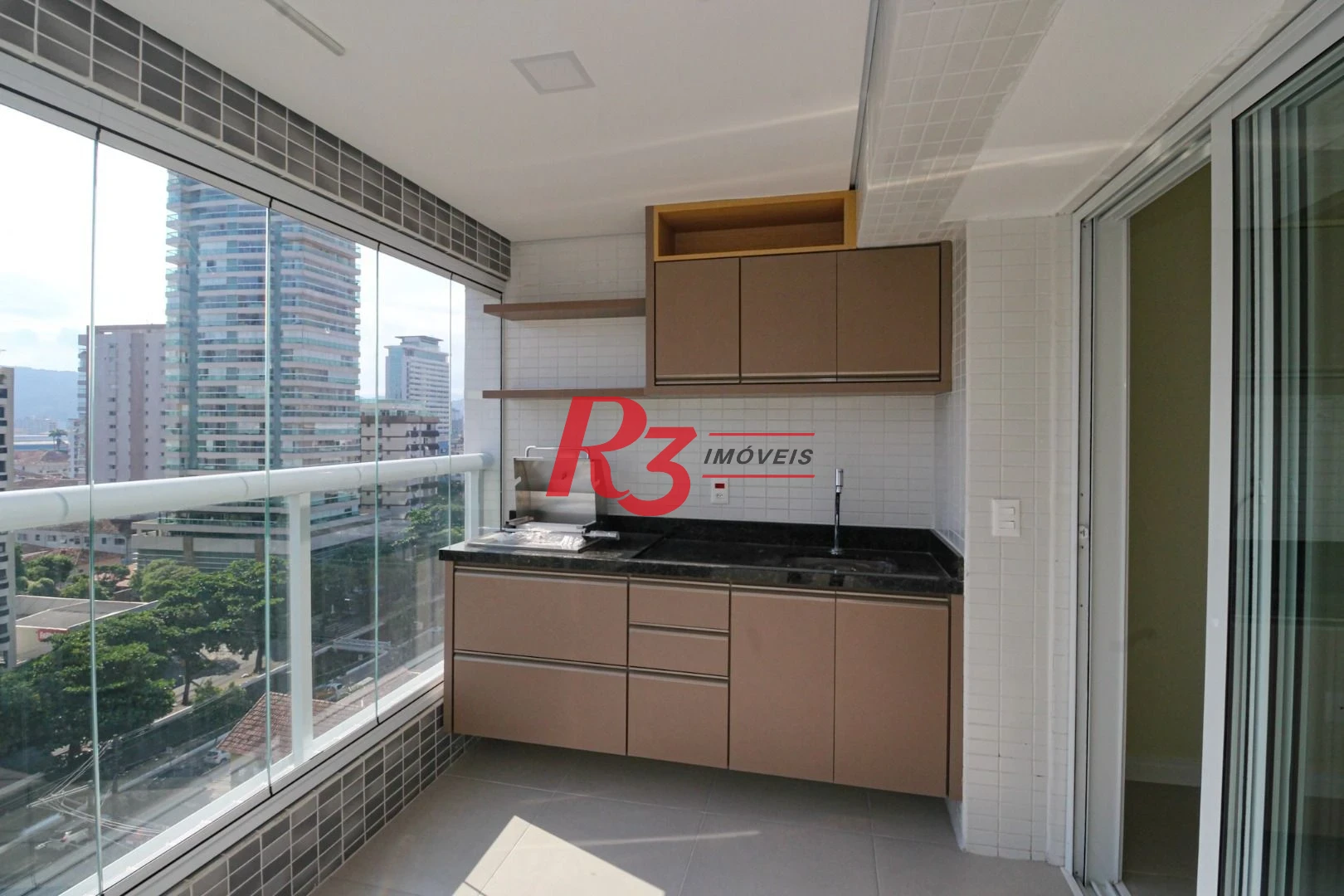 Apartamento com 1 dormitório para alugar, 65 m² por R$ 5.800,02/mês - Vila Rica - Santos/SP