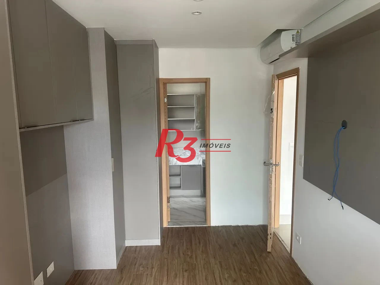 Apartamento com 2 dormitórios à venda, 75 m² por R$ 1.100.000,00 - José Menino - Santos/SP