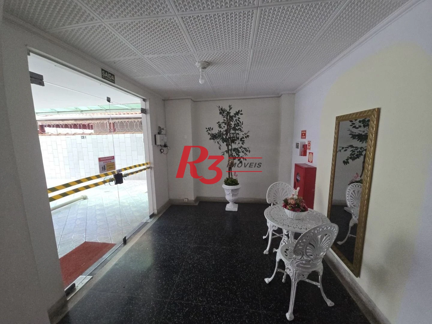 Apartamento com 1 dormitório à venda, 54 m² por R$ 300.000,00 - Centro - São Vicente/SP